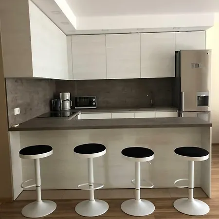 2 Kambariu Erdvus Butas Centre